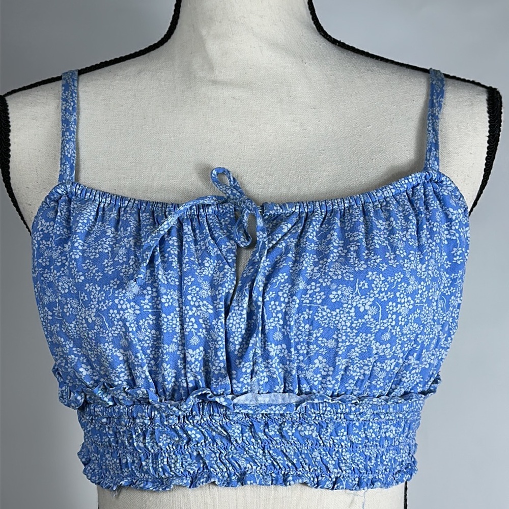 Stitch & Pine crop blue and white floral tank top - size XS